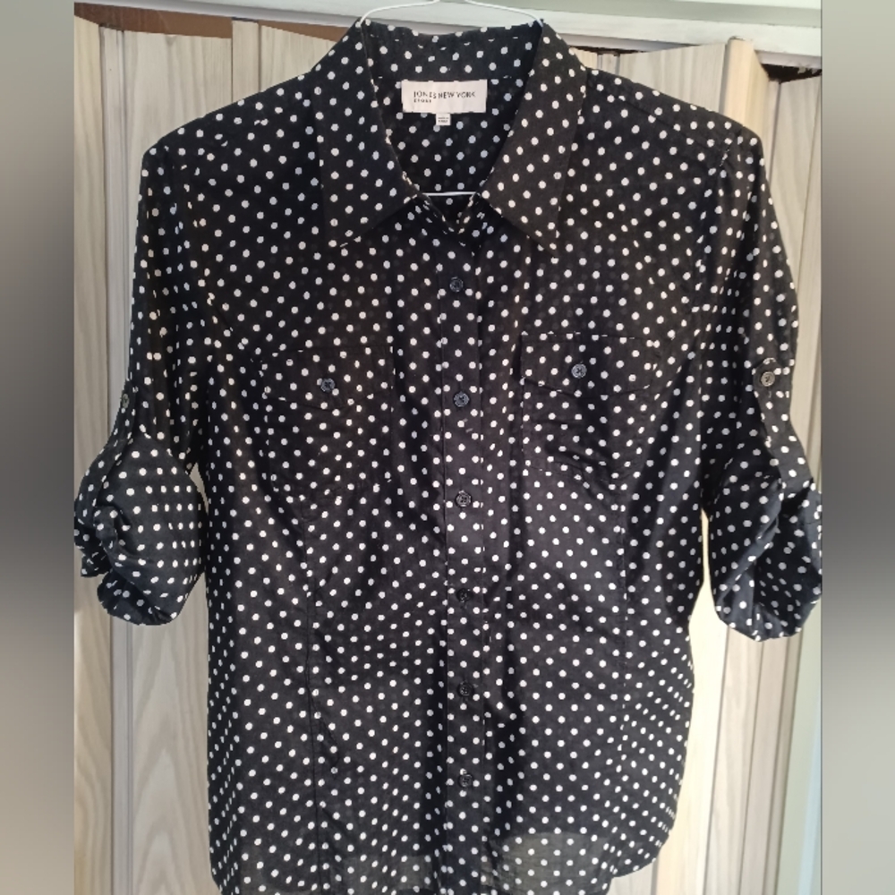 JONES NEW YORK SPORT Black Dot Button Up  Shirt Blouse Large Roll Tab Sleeves.